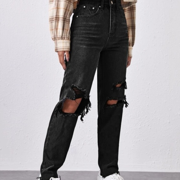 SHEIN High-Wasted Black Ripped Mom Jeans - Picture 3 of 6